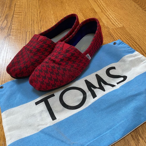 TOMS - Picture 2 of 6